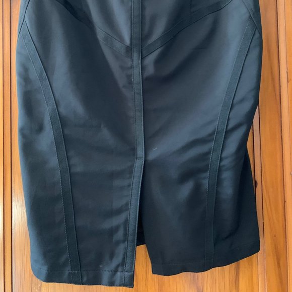 Marc Cain Sports knee length belted pencil skirt - Picture 2 of 2